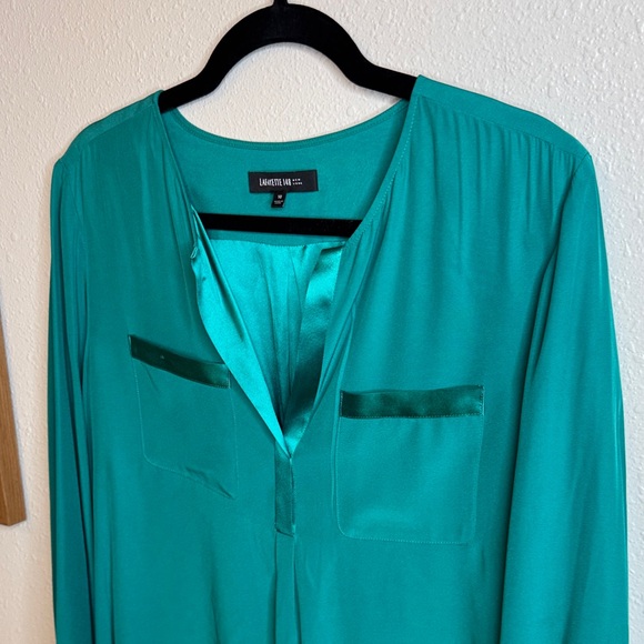 Lafayette 148‎ New York Turquoise 100% Silk Blouse - Picture 3 of 13